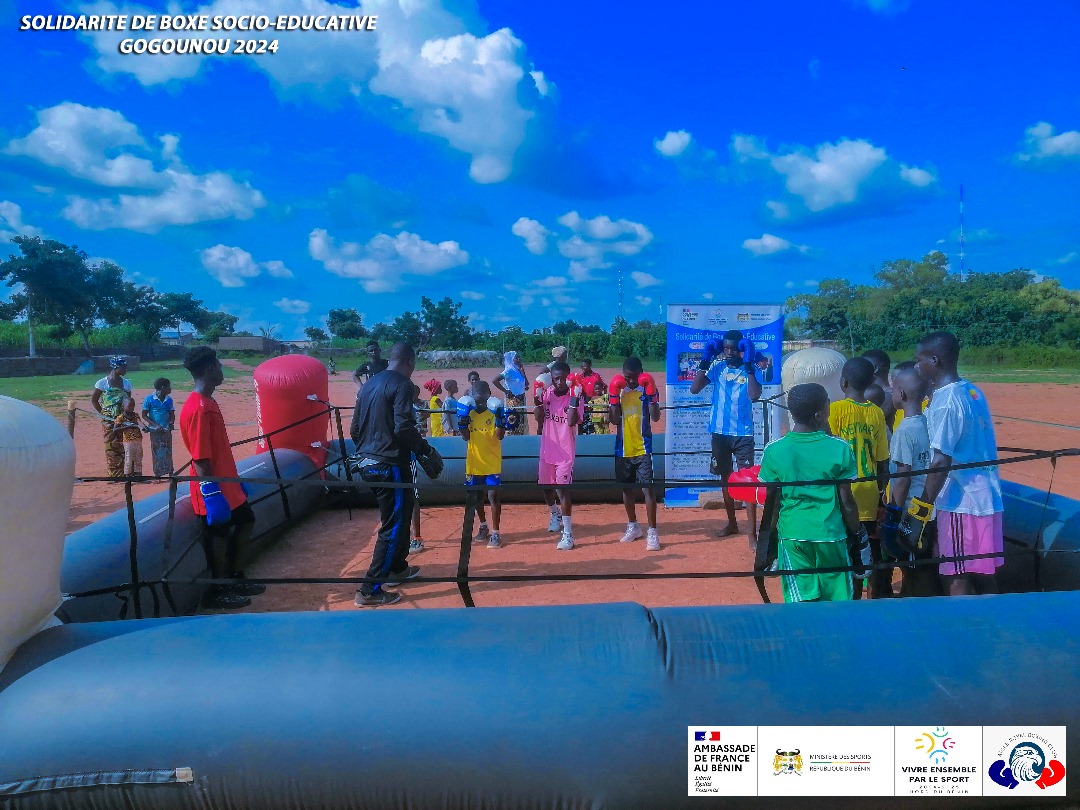 Activités interactives menées sur l'esplanade de la résidence des Maires à Nassabara